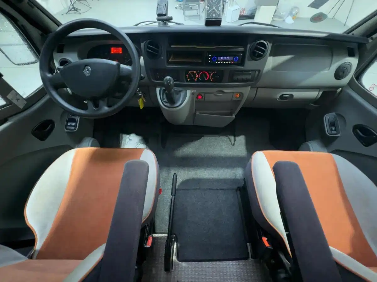 RENAULT Bürstner MegaVan IT 675 - Ansicht 6